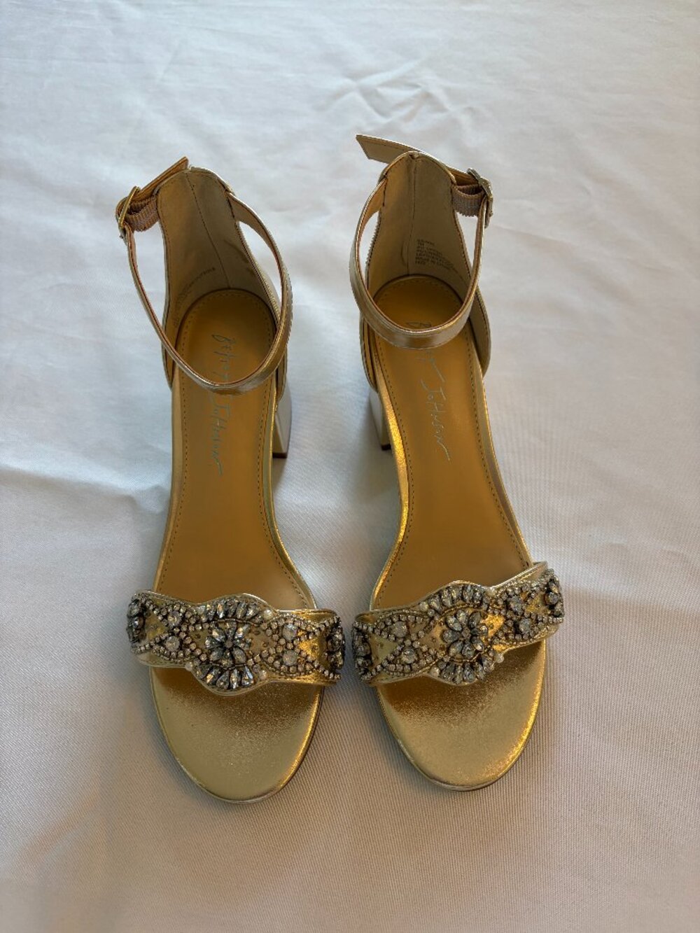 Betsey Johnson Size 7 Gold Mel Sandals